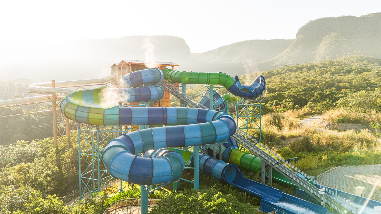 TURBILHADOS AÉREA VAPOR - Hot Park